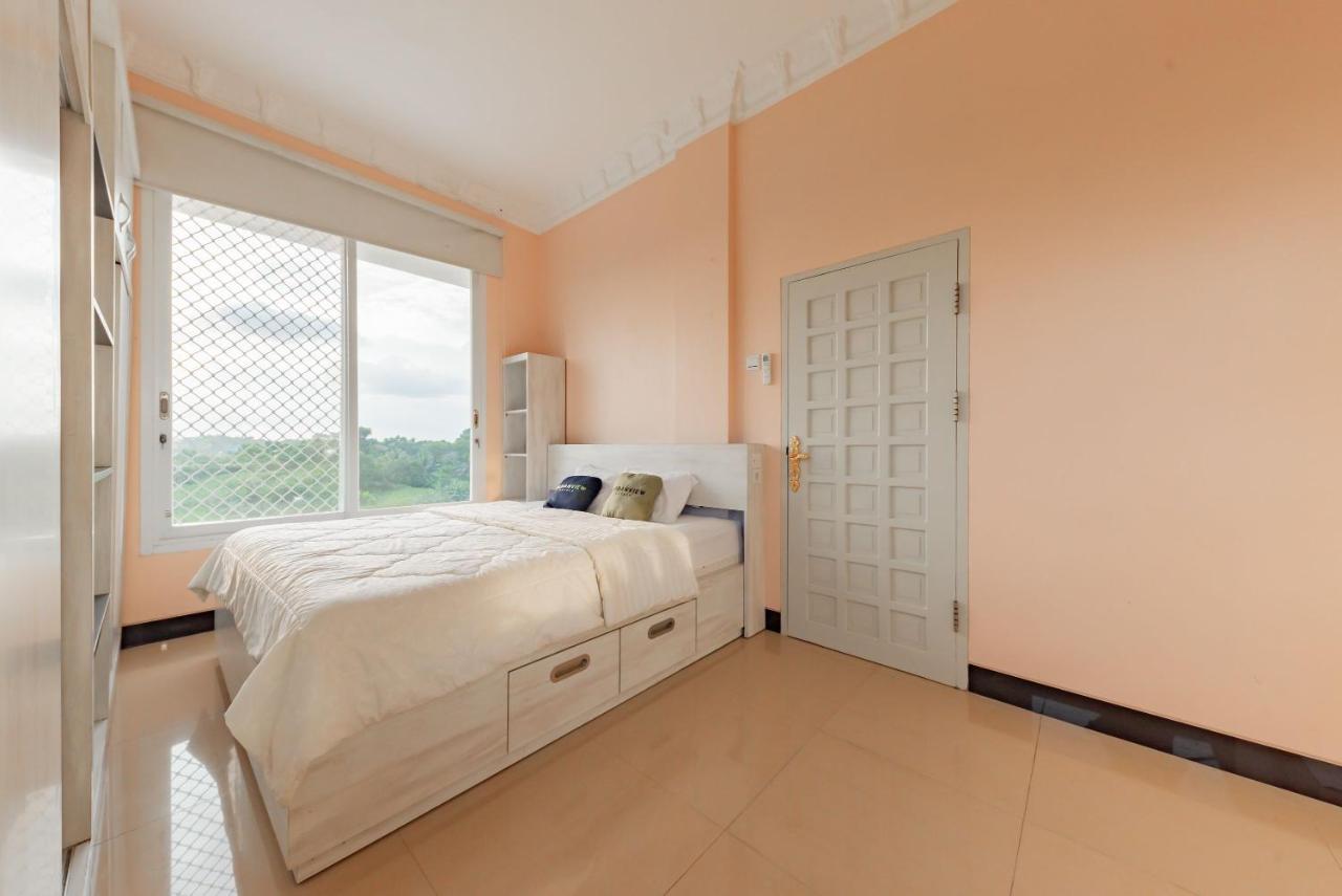 Urbanview Palace Syariah Hotel 3*